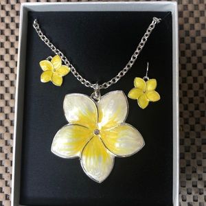 Beautiful Yellow Flower Necklace & Earring set